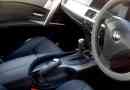 Come pulire il rivestimento del tetto dell'auto