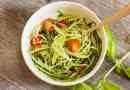Come fare le tagliatelle di zucchine senza uno spiralizzatore
