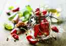 Come conservare i peperoncini piccanti nell'olio d'oliva