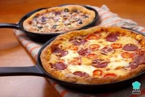 Ricetta della pizza in padella in ghisa