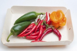 Quanto è piccante un peperoncino serrano rispetto a un jalapeno?