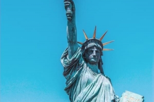 Quanti anni ha la statua della libertà??