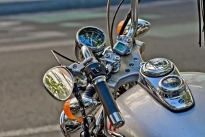 Come calcolare un prezzo equo per una moto usata