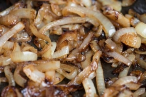 Come caramellare le cipolle senza burro