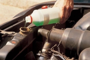 Come cambiare l'antigelo nella tua auto