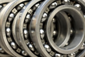 Come controllare i cuscinetti dell'auto