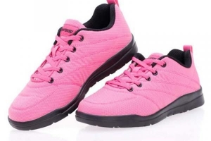 Come pulire le scarpe di stoffa
