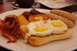 Come cucinare una colazione inglese completa