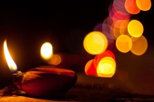 Come decorare un diya a casa
