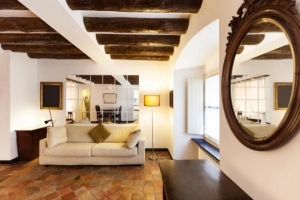 Come decorare una parete con specchi