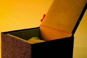 Come decorare le scatole delle scarpe con la carta velina