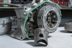 Come diagnosticare i problemi comuni della frizione della motocicletta