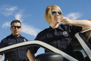 Come realizzare facilmente un costume da poliziotto