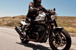 Come riparare un motore di una moto allagato