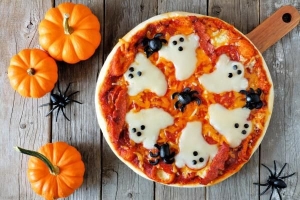 Come fare una pizza fantasma di halloween?