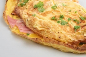 Come fare una frittata prosciutto e formaggio