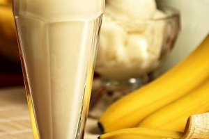 Come fare un frullato di farina d'avena e banana