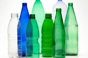 Come realizzare oggetti artigianali con bottiglie di plastica