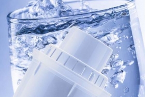 Come fare l'acqua distillata dall'acqua del rubinetto