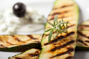 Come fare le zucchine grigliate al forno