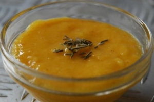Come fare la salsa di mango per pesce e dessert