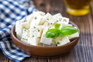 Come fare il paneer in casa con il latte avariato