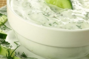 Come fare lo tzatziki con la panna acida?