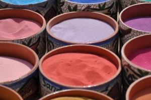 Come creare la tua pittura acrilica a casa