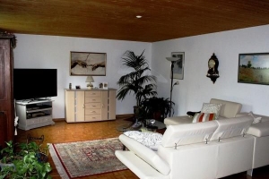 Come dipingere un soffitto in legno