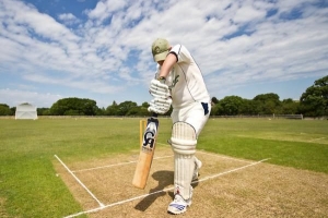 Come praticare da soli la battuta di cricket