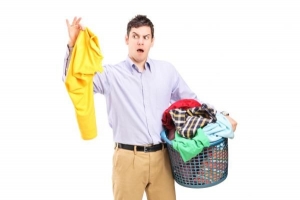 Come evitare che i vestiti odorino di umidità