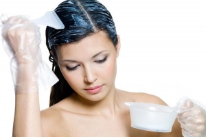 Come rimuovere le macchie di tintura per capelli dai vestiti?