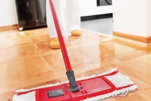 Come rimuovere i graffi dal legno