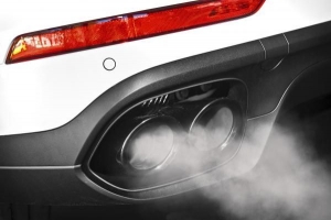 Come fermare il fumo bianco dallo scarico