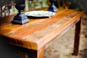 Come usare l'ammoniaca per pulire il legno?