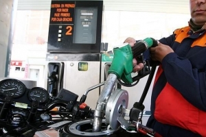 Perché la mia moto usa così tanto gas?